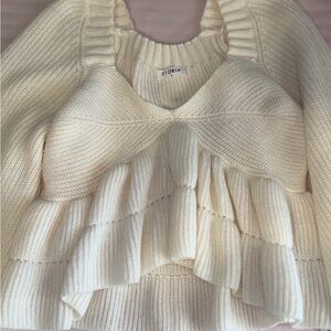 Storia Women's V-Neck Cream Sweater